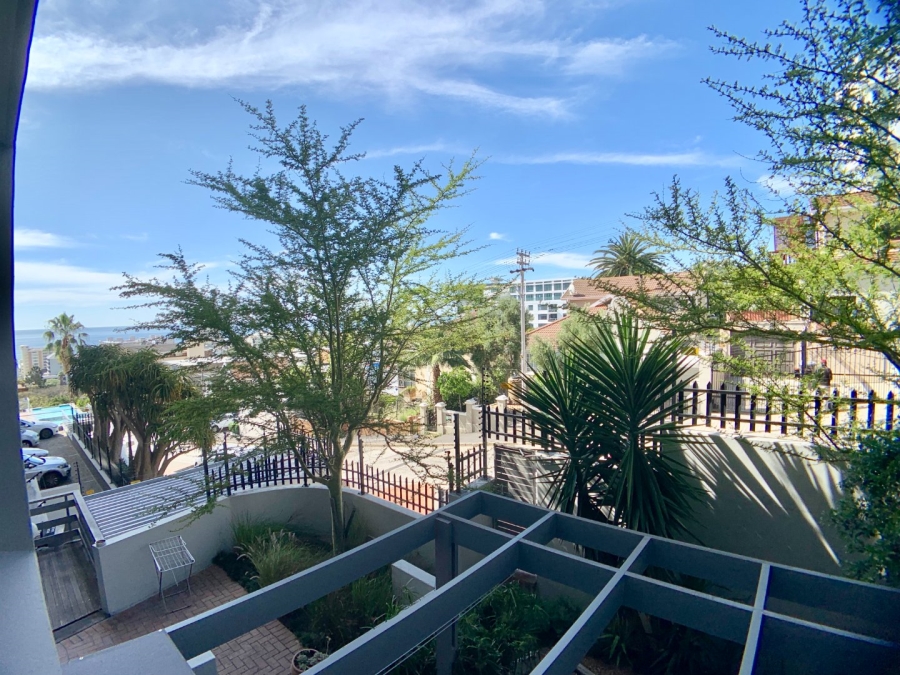 1 Bedroom Property for Sale in Sea Point Western Cape